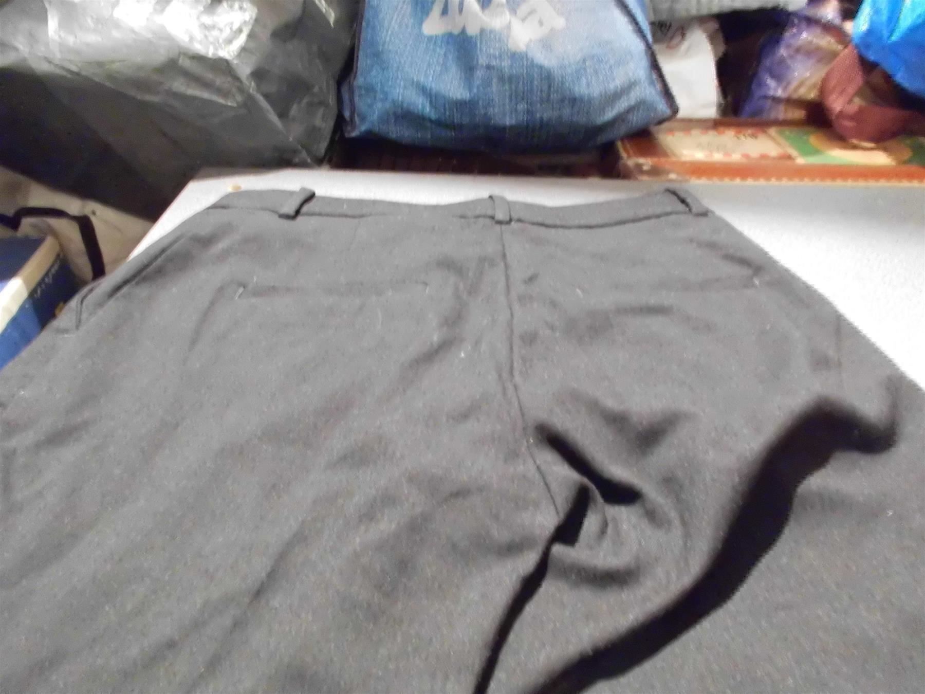 H&M Pantaloni: Hose Grösse 34, H&M, schwarz/elegant – Usato da Zürich venduto da Motzkuh 2