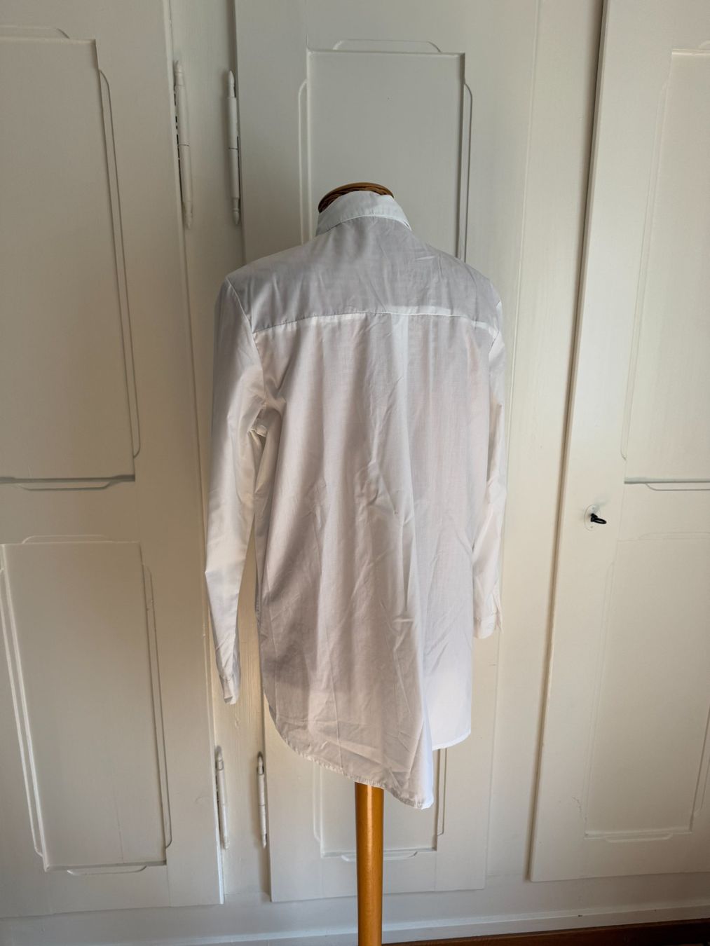 Chemisiers: Bluse weiss mit Perlen XL – D'occasion à Zürich par Diazaio 2