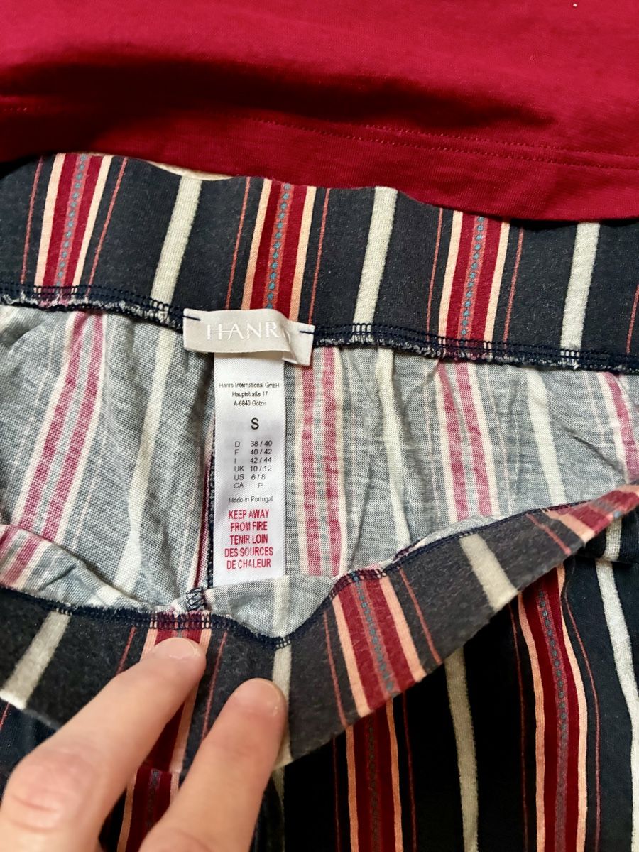 Kleiderpakete: Long Sleeve Shirt & Striped Pants, Pyjama – Gebraucht aus Schaan von RicX-10 1
