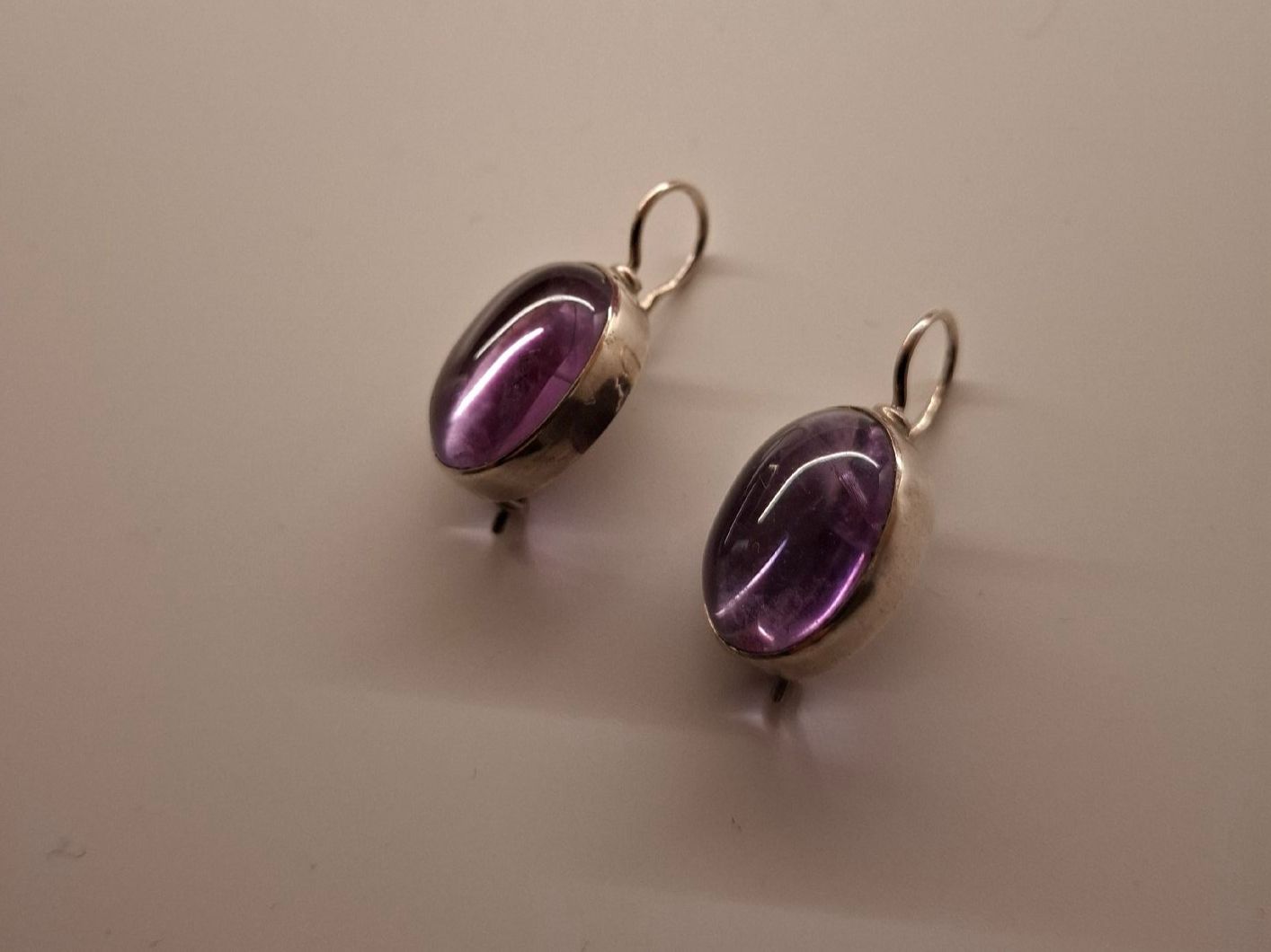 Ohrringe & -stecker: schöne Ohrringe Hänger Silber mit Amethyst oval – Gebraucht aus Ennetbaden von Rosen1 2