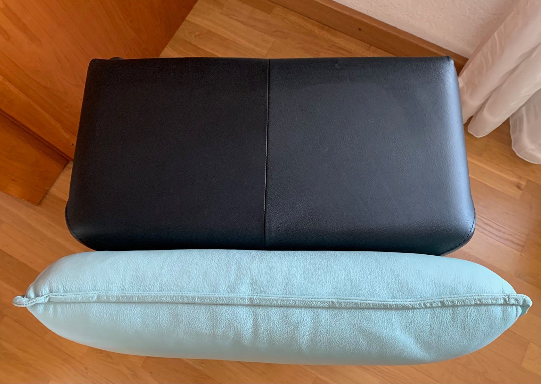 Divani: Chaiselounge Sofa rechtsseitig mit Fusshocker – Usato da Gelterkinden venduto da Troedler04 9