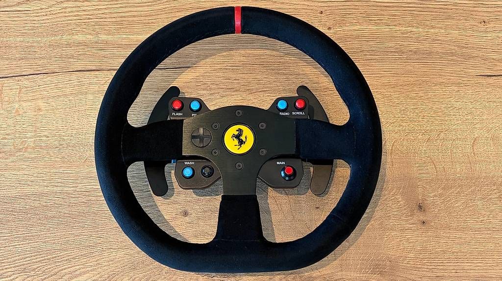 Controller: Thrustmaster 599XX Evo 30 Wheel Add-On Alcantara Edition – Usato da Schindellegi venduto da Reschech 2