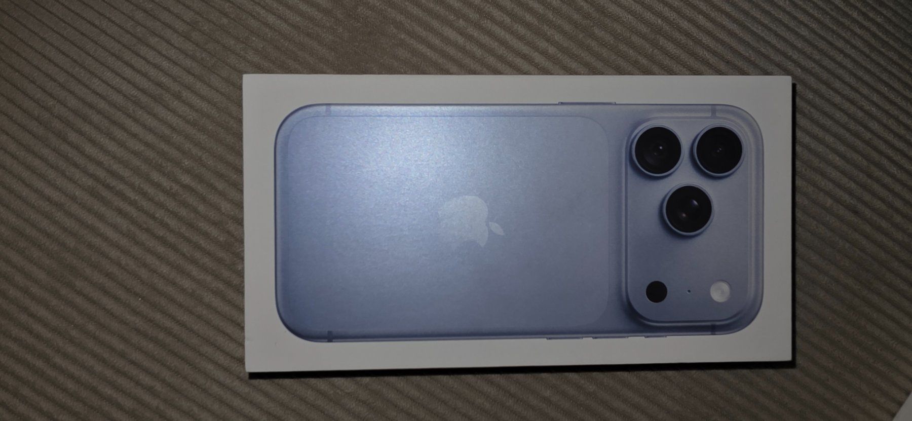 Apple Handys / Smartphones: Iphone 18 pro 512 GB – Neu und originalverpackt aus Basel von ssa_x5wz