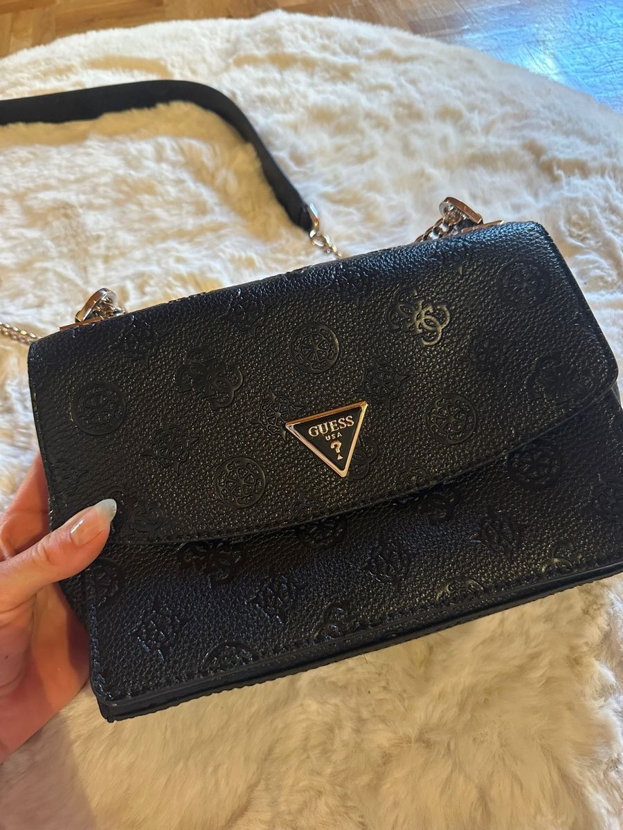 Guess Sacs femmes: Guess Handtasche  – D'occasion à Bülach par de._.saem 2