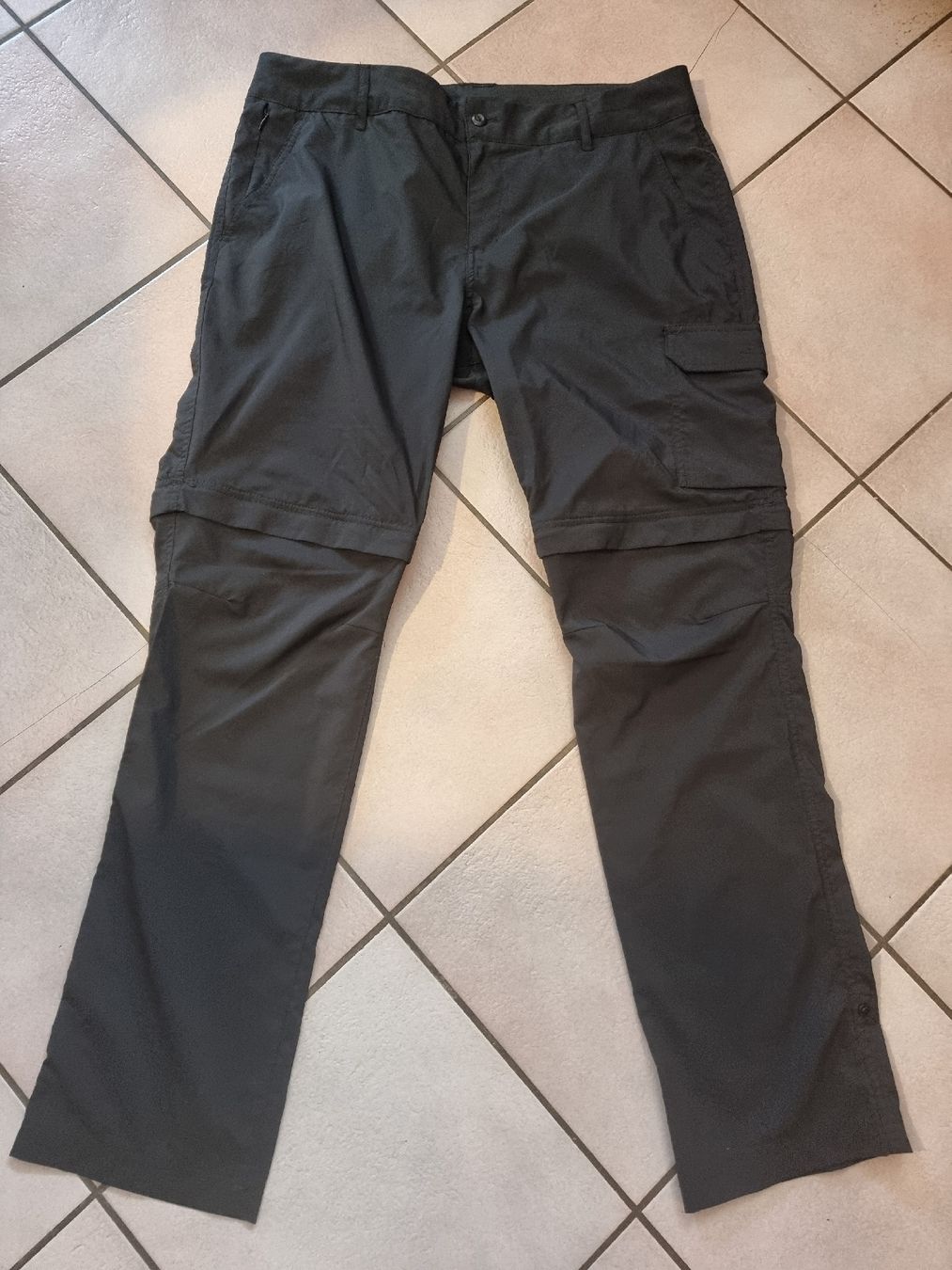 Columbia Hosen: Pantalon de randonnée Columbia – Gebraucht aus st-Léonard von Pegaze0