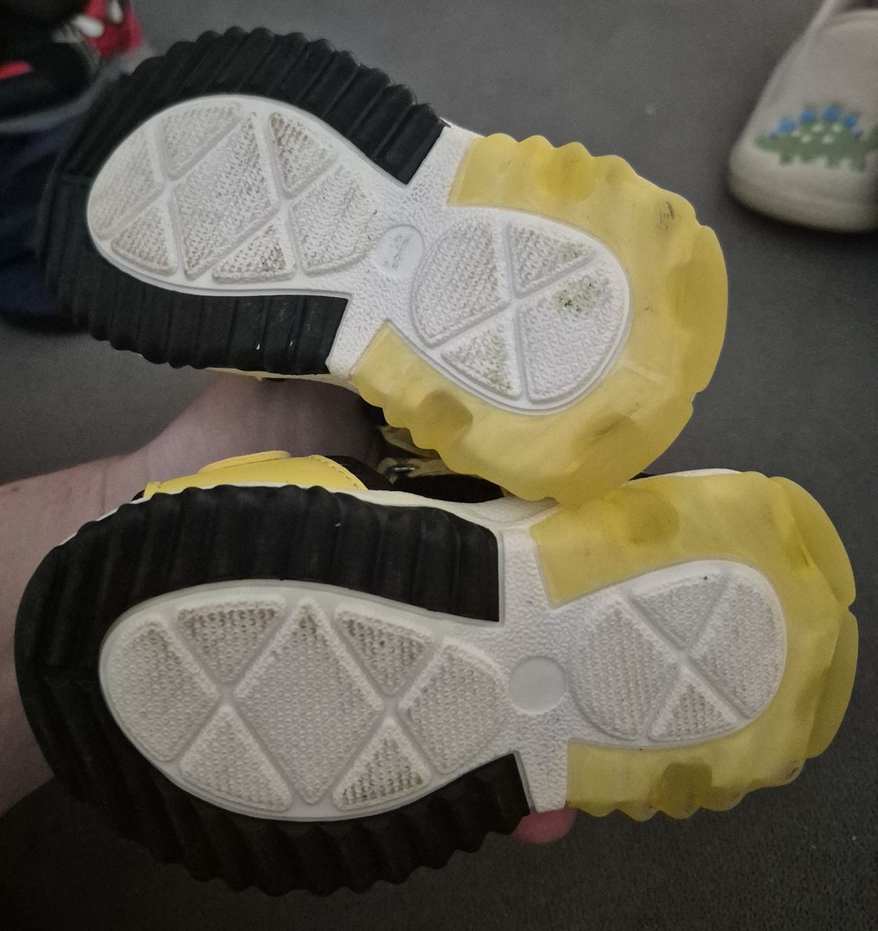 Primark Scarpe per ragazzi: Kindersandalen Pikachu/Pokémon, Gr. 19 – Nuovo (secondo la descrizione) da Schmitten FR venduto da Sam2525 2