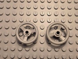 Lego 2x Lenkrad (2819) hellgrau, Durchmesser 3 Noppen