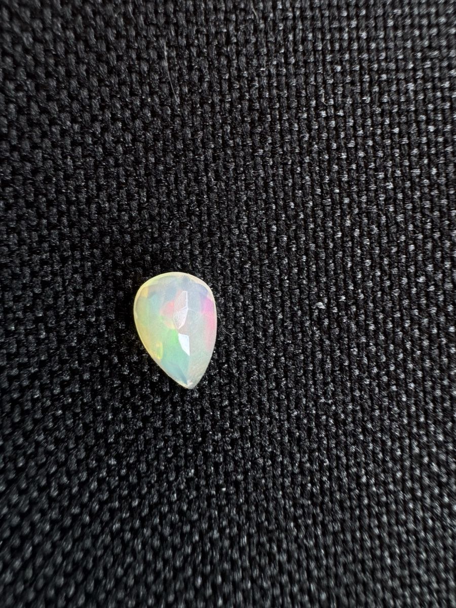 Pierres précieuses: Äthiopischer Opal 0.85ct – Neuf avec emballage d'origine à Wängi par Horus90 1