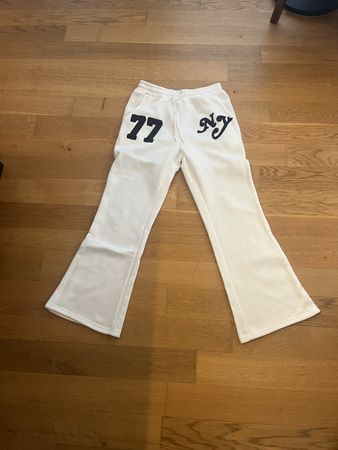 Weisse NY Trainerhosen