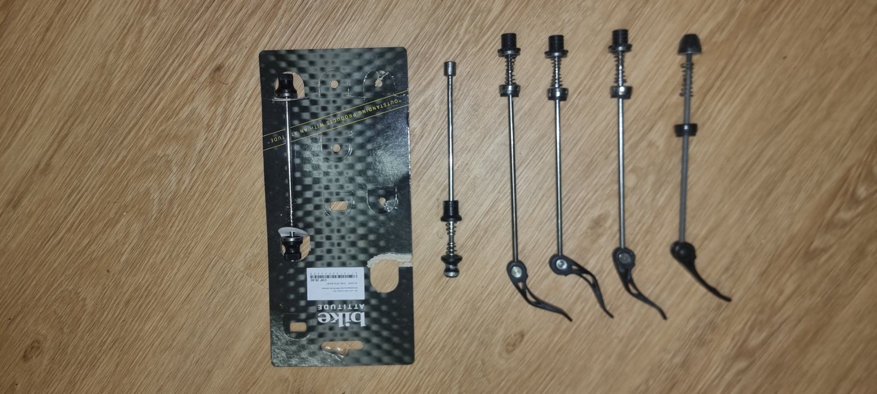 Pièces détachées: Schnellspanner Bike – Neuf (Voir description) à Solothurn par Simuz