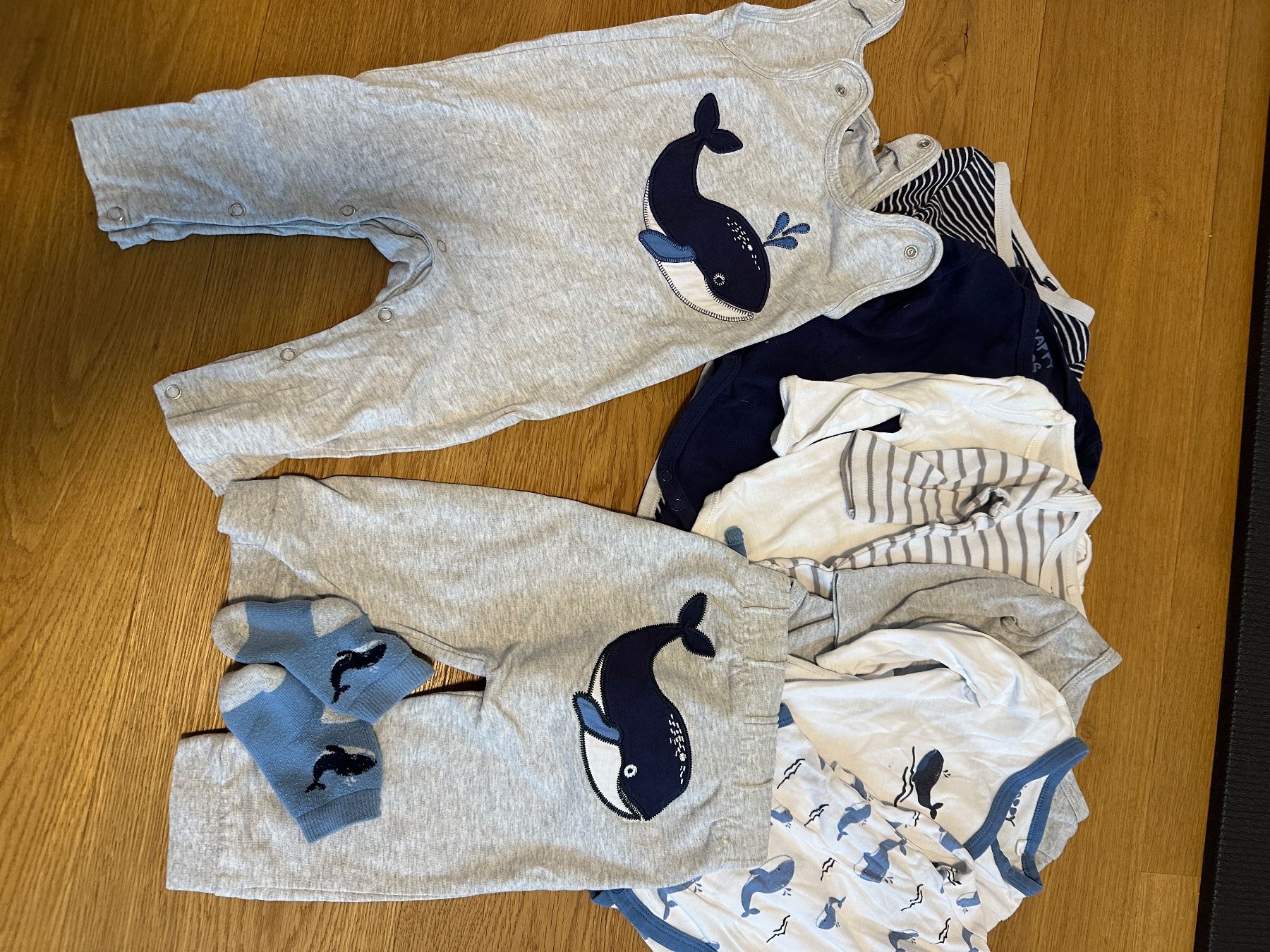 Kleiderpakete & -sets: Schönes Kleiderpaket Junge Grösse 62. – Gebraucht aus Hausen am Albis von raesi01
