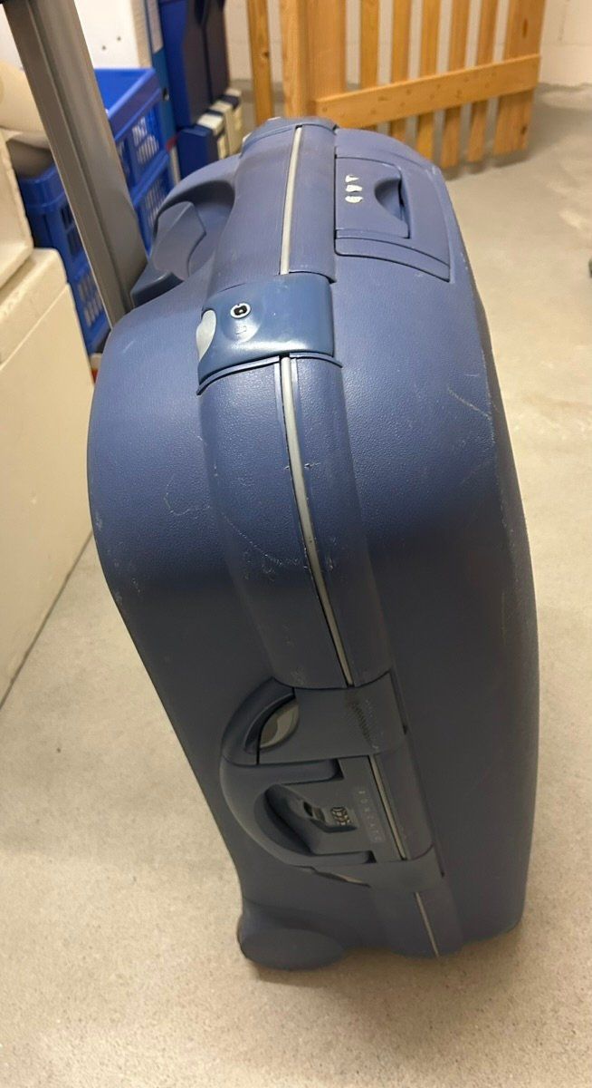 Valises de voyage: blauer Schalen-Rollkoffer – D'occasion à Bubikon par dialabarla