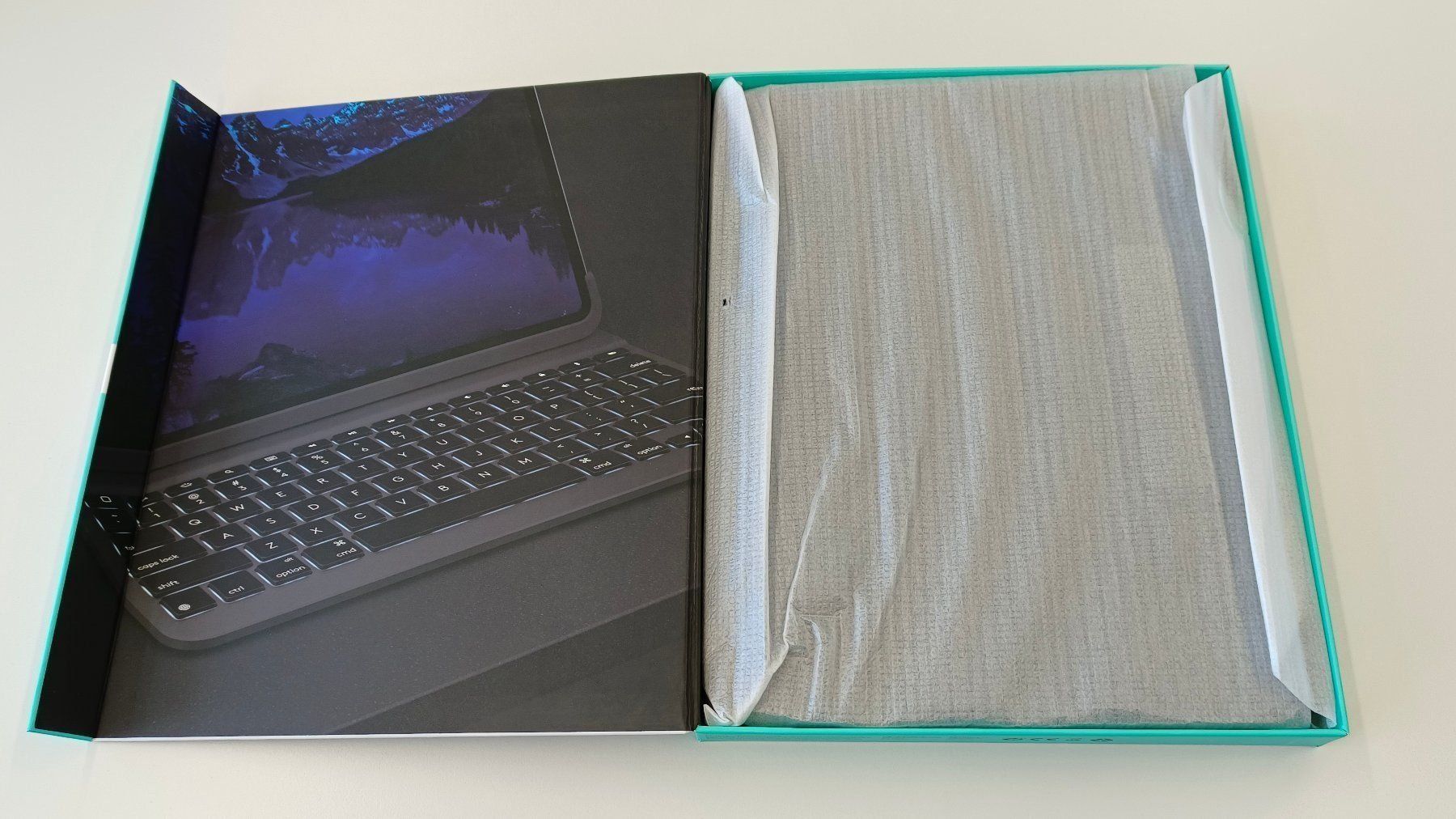 Logitech Claviers: Logitech Slim Folio Pro Case Keyboard iPad Pro neu – Neuf avec emballage d'origine à Zürich par 2hip2bsquare 2