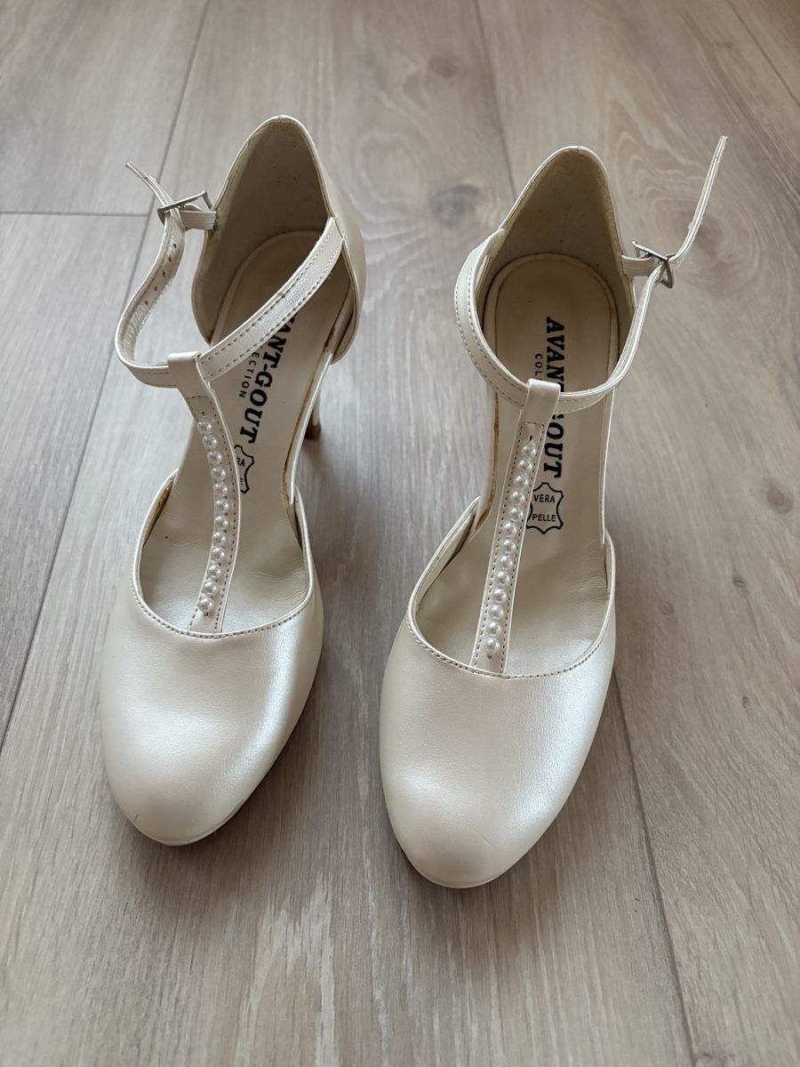 Scarpe da donna: Brautschuhe weiss Gr. 36 Echtes Leder – Usato da Sutz venduto da amslm1