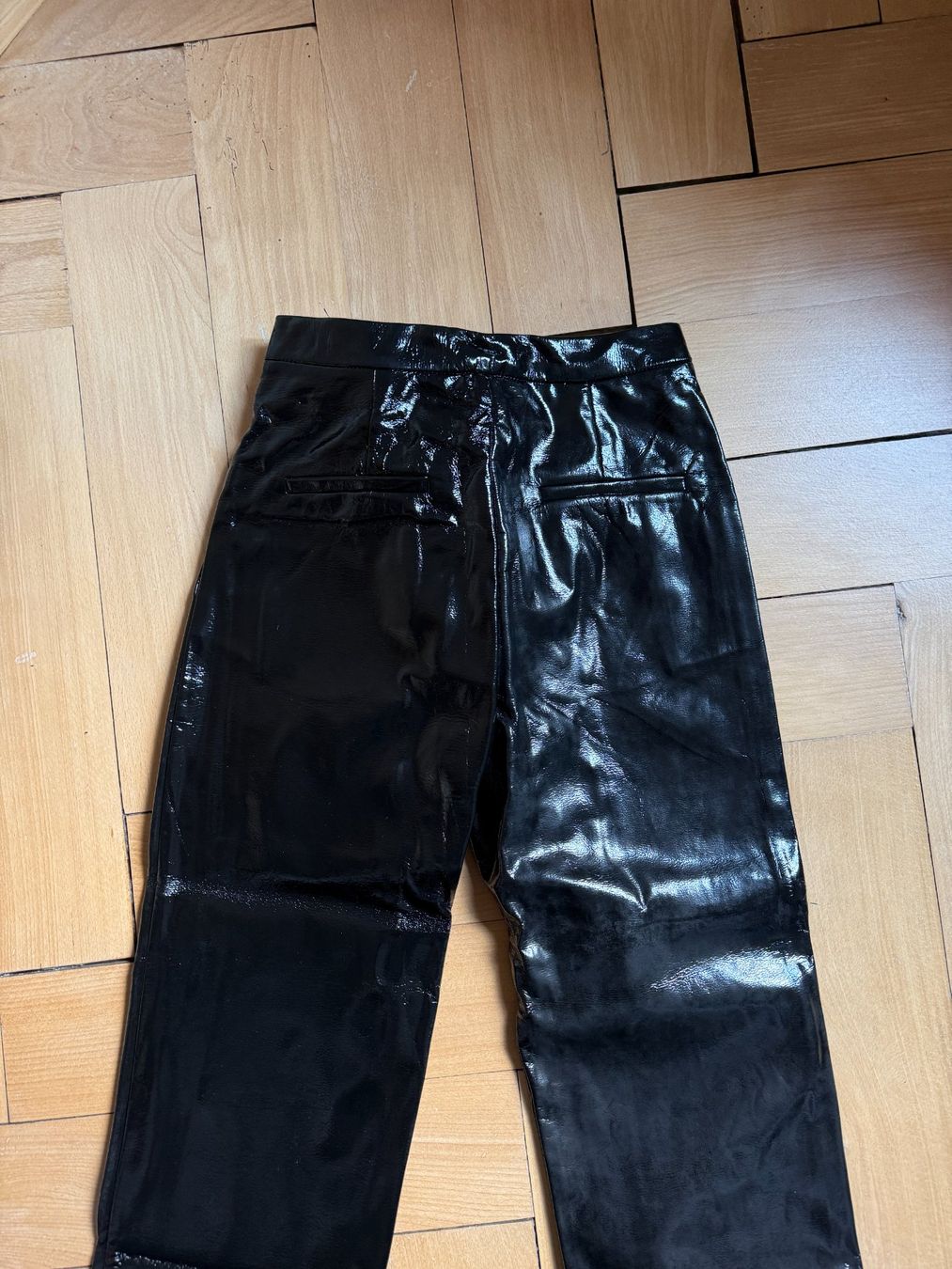 H&M Pantalons: Kunstleder Lackhose schwarz 36 – D'occasion à Zürich par Diazaio 2