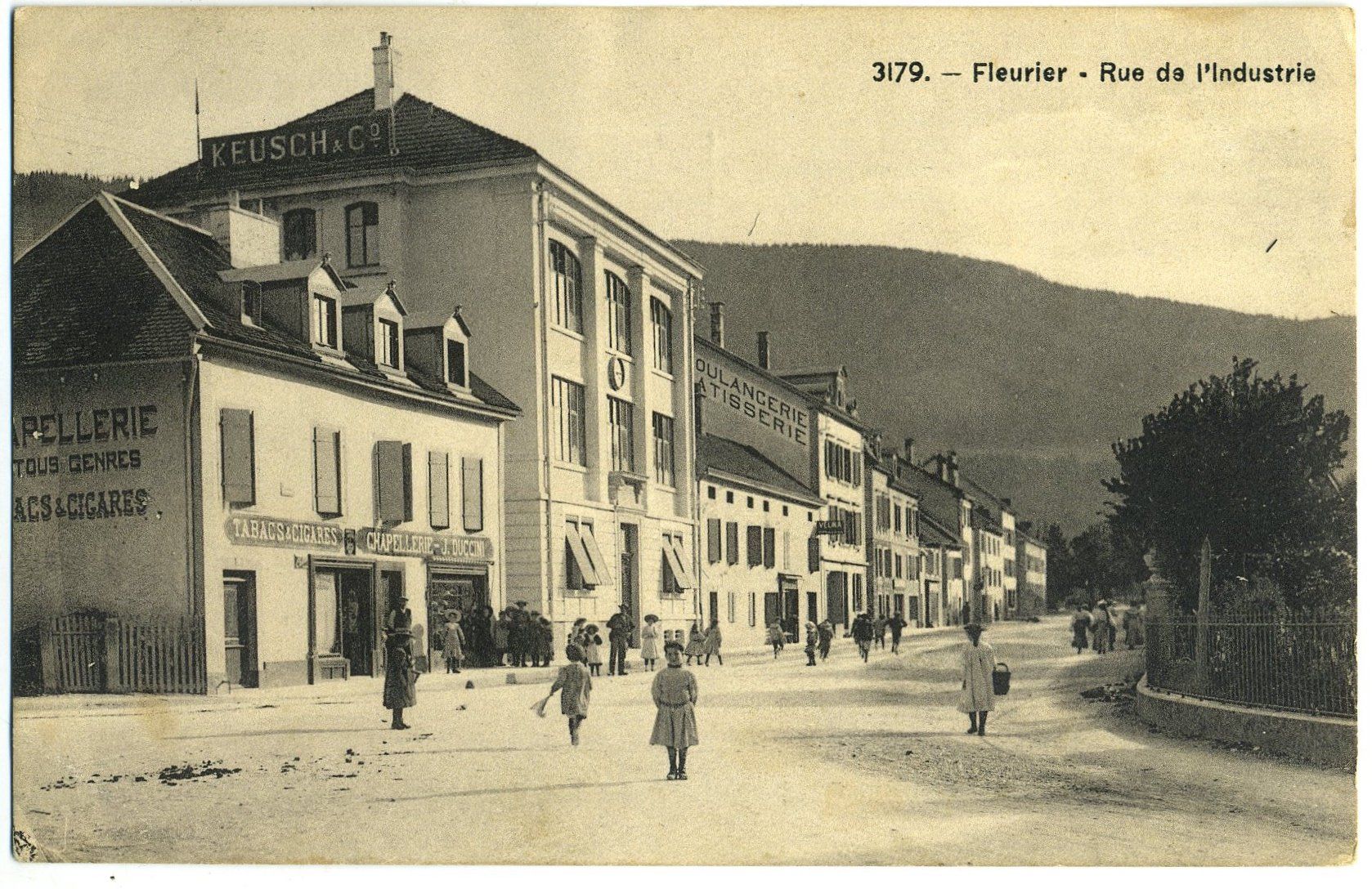 Ansichtskarten: Fleurier. Rue de l'Industrie. Vers 1910 – Gebraucht aus Versoix von HELVETICA_1