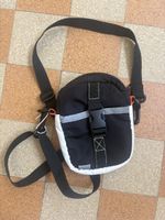 Zara Umhängetasche, Mini Bag, praktische Grösse, neu!