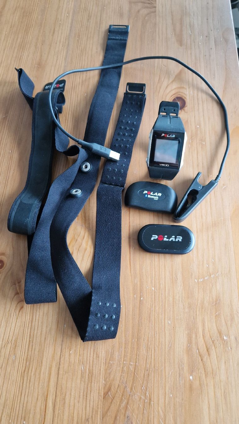 Polar Smartwatch: Polar V800 +Polar H10 Brustgurt – Gebraucht aus Bern von  1
