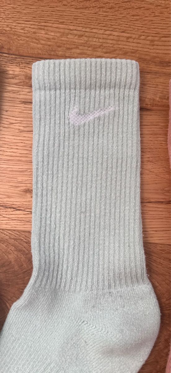 Nike Socken: Nike Socken 3 Paar Weiss Rosa Hellblau  – Gebraucht aus Hüttwilen von sar_8gj7 4