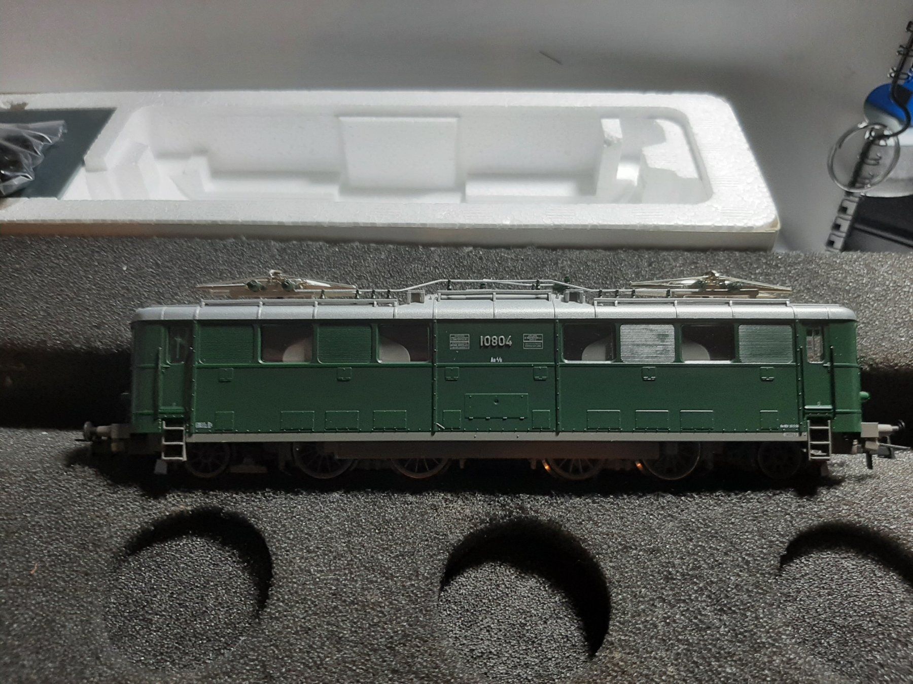 Roco Modellini di ferrovie: ROCO 62641 Ae 4/6 10804 – Nuovo e nell'imballaggio originale da Avully venduto da RIVALIS