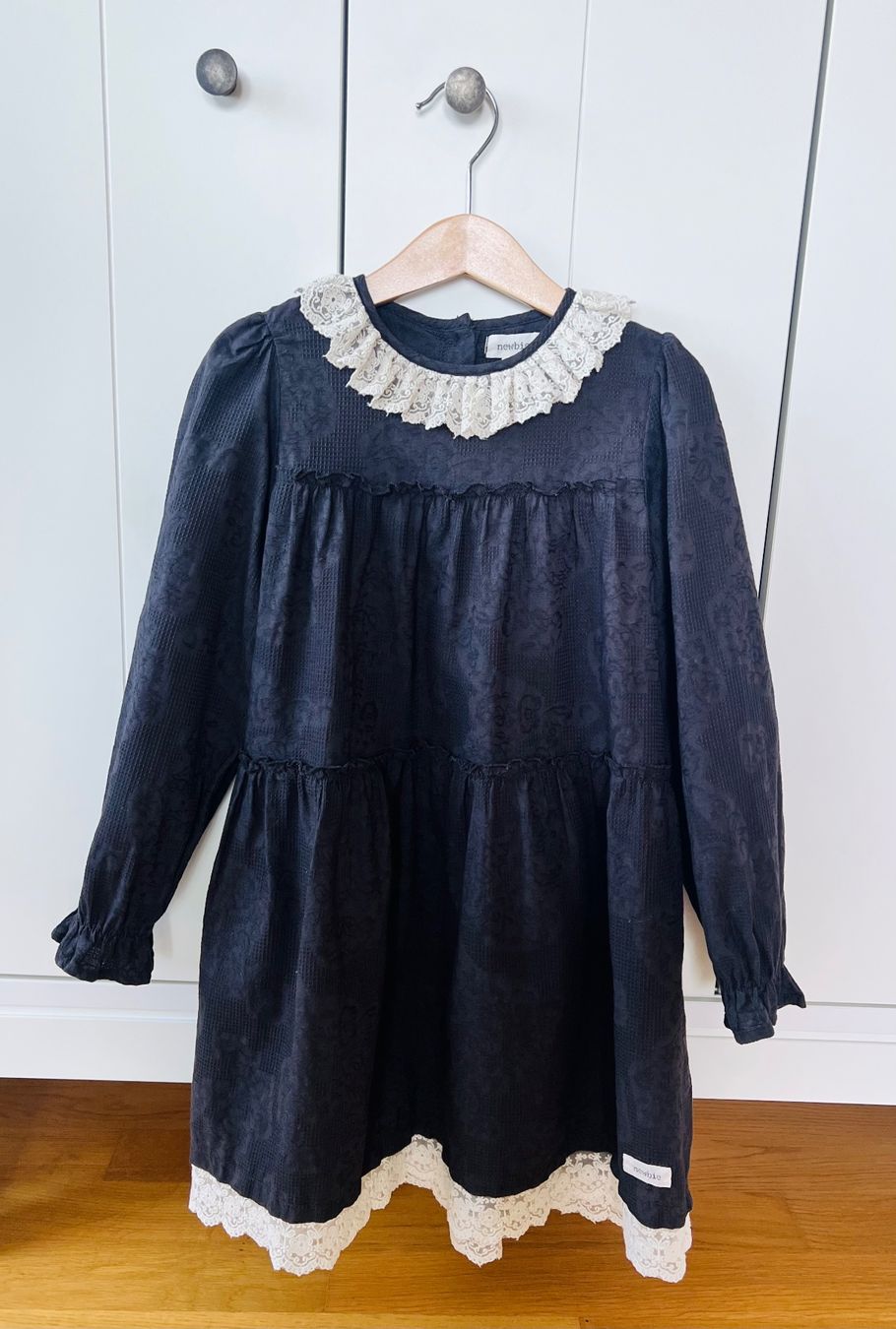 Vestiti & Gonne: Newbie 122 elegant schwarz Spitze – Usato da Burgdorf venduto da rulan 1