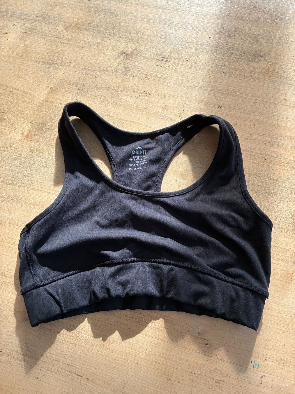Tops: Brassière de sport taille M – Gebraucht aus Perrefitte von 010900