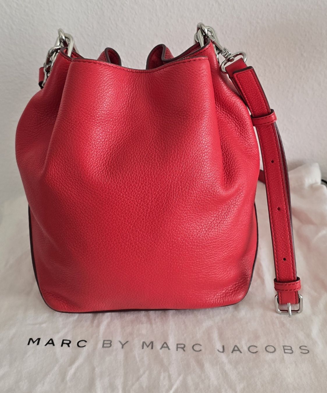 Marc Jacobs Taschen für Damen: Marc Jacobs Beuteltasche Soft Leder Rot – Neu (gemäss Beschreibung) aus Niederteufen von Mira_72 2