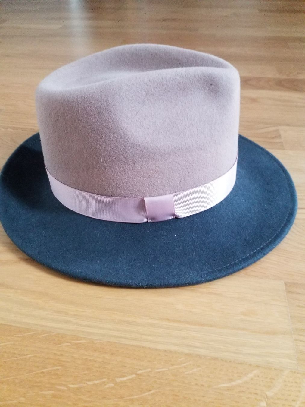 Copricapi, berretti & cappellini: Beautiful Hat – Usato da Luzern venduto da _Lobster_ 1