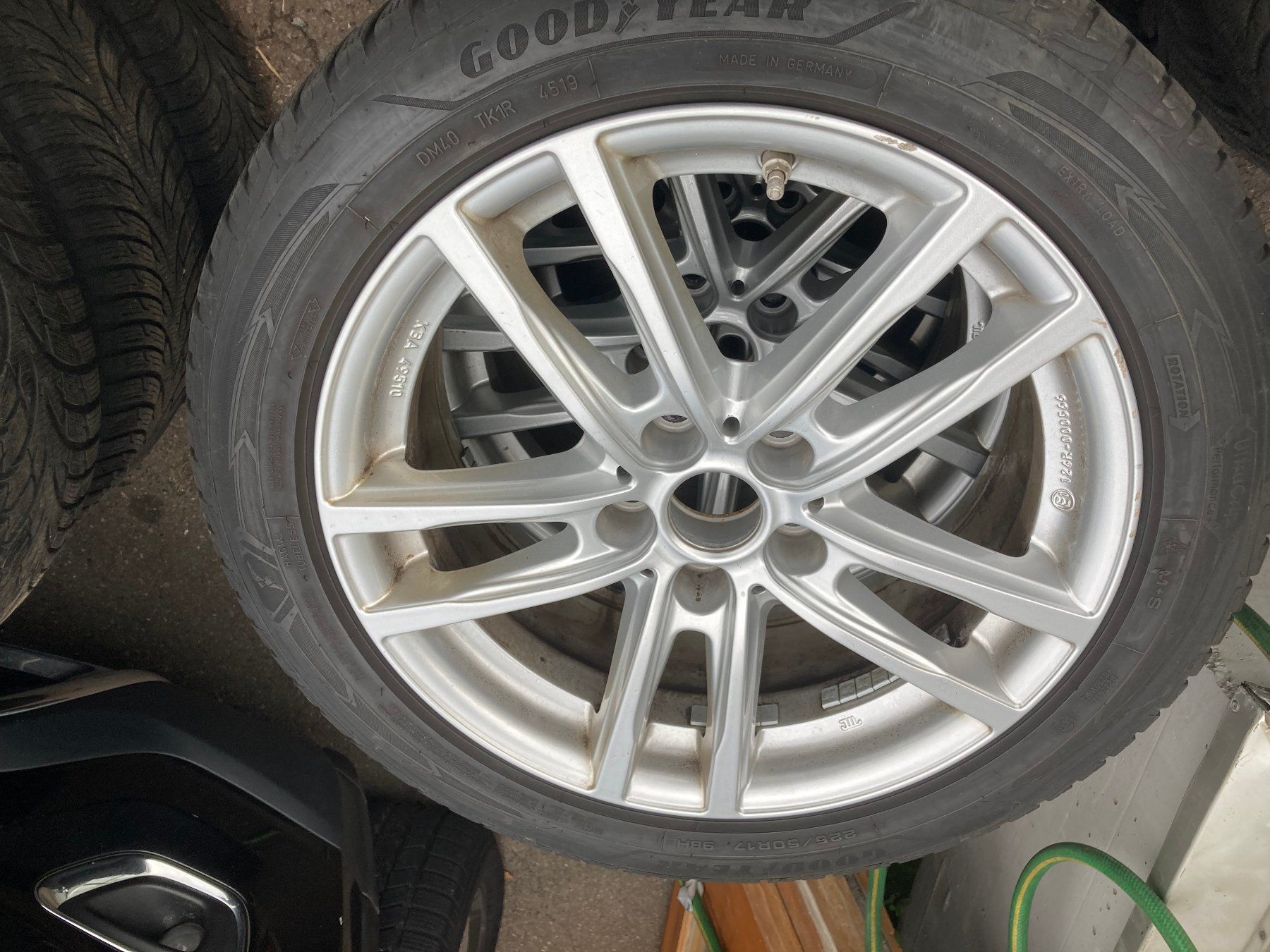 BMW Pneumatici & Ruote complete: BMW 320 Winterräder 225/50R17 – Usato da Cham venduto da WB2223 1