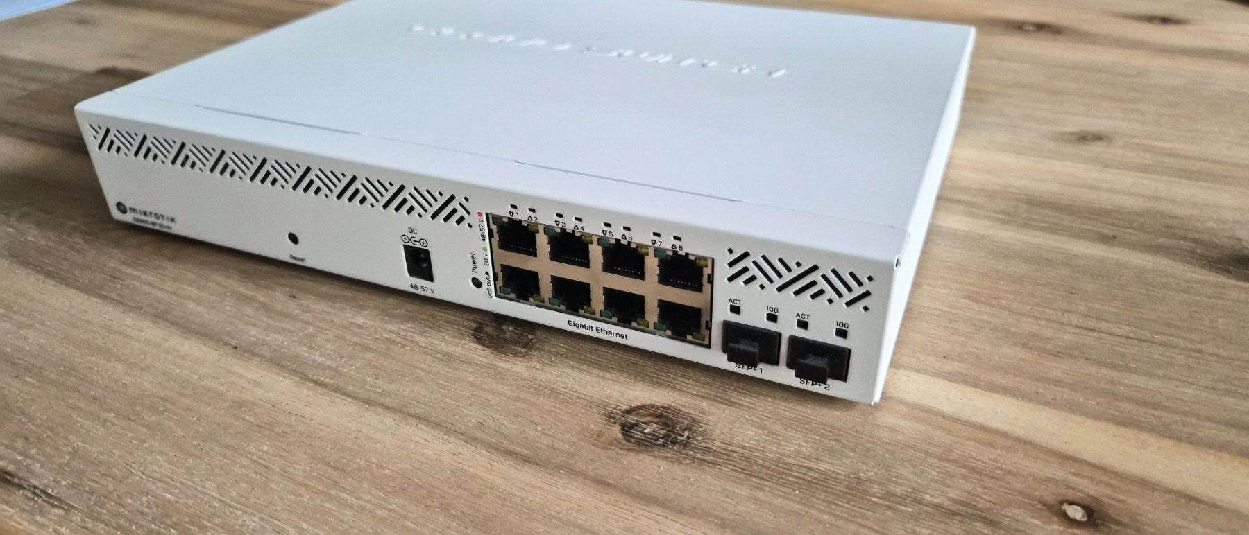 Hub & Switch: Mikrotik CSS610-8P-2S+IN PoE Switch – Usato da Zürich venduto da Marc_Polar