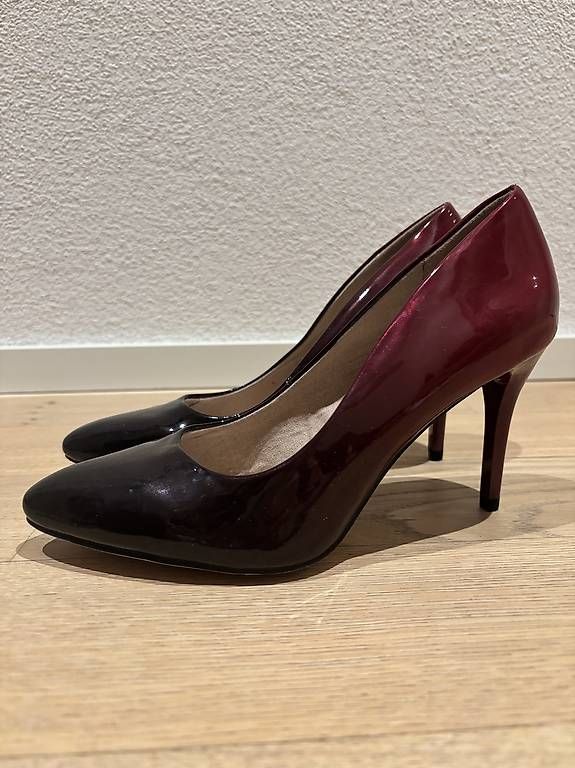 Scarpe da donna: Dunkelrote / Bordeaux Pumps 37 – Usato da Tübach venduto da AldinaHuskic 1