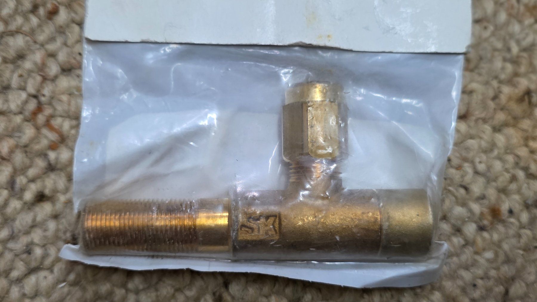 Armaturen: Robinet d'arrêt équerre 3/8 x 3/8 – Neu und originalverpackt aus Bionnens von Meg011