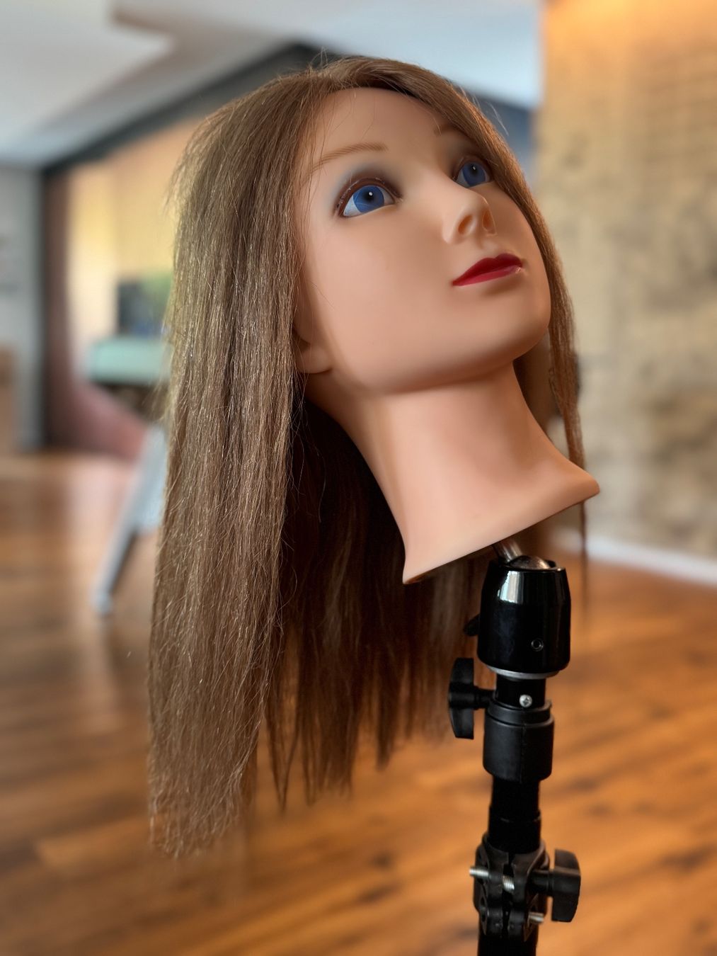 Puppen: Frisierkopf auf Stativ – Gebraucht aus Rain von 360