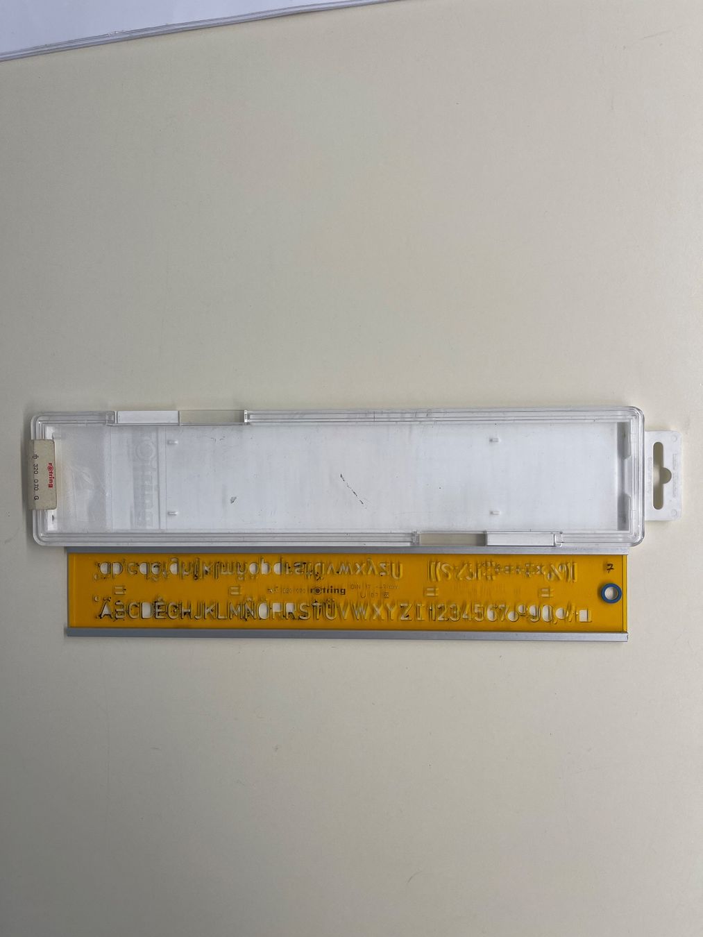 Rotring Sciablone: Schreibschablone Rothring, Höhe 7 mm, Nr. 7 – Usato da Matzingen venduto da carola71