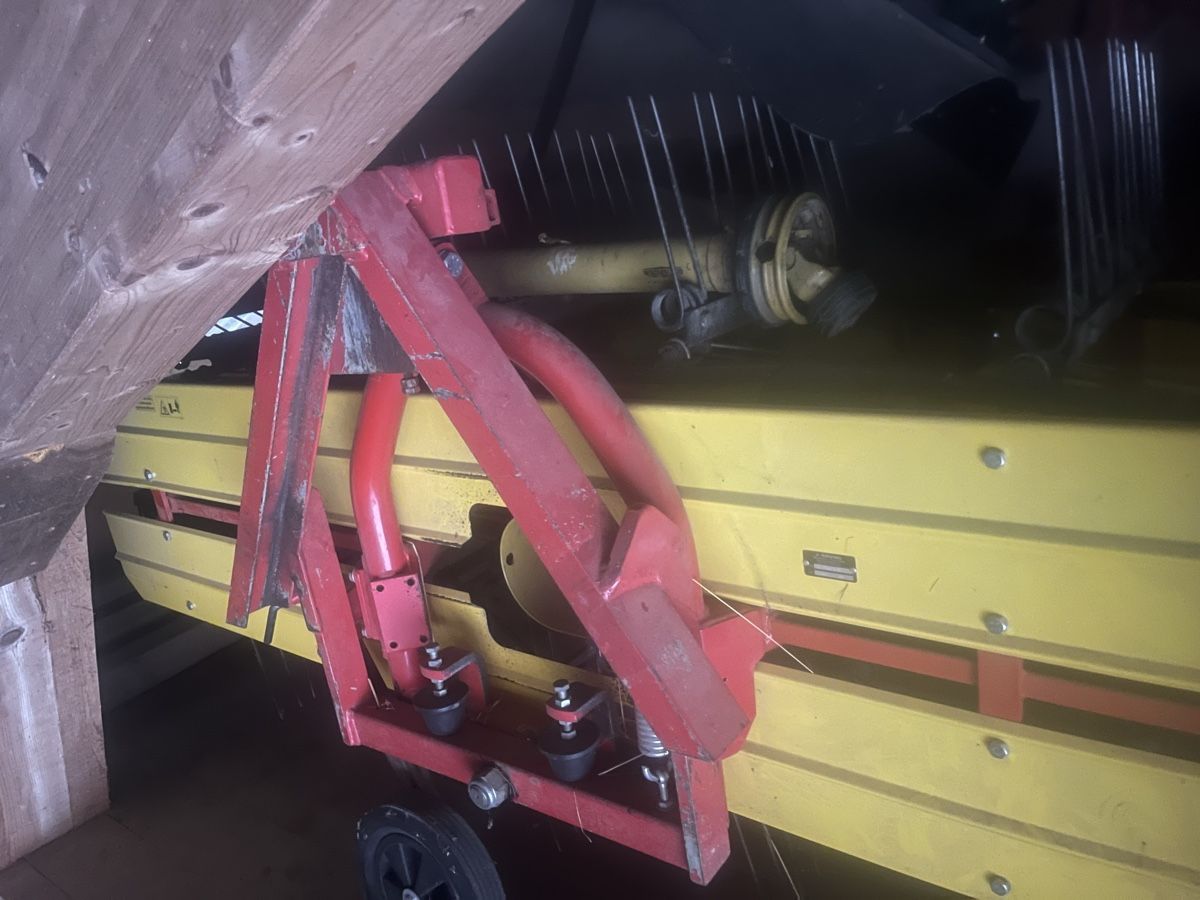 Raccolta foraggio grezzo: Bandrechen Bandheuer Schwader – Usato da Krauchthal venduto da Deutz4.17 1