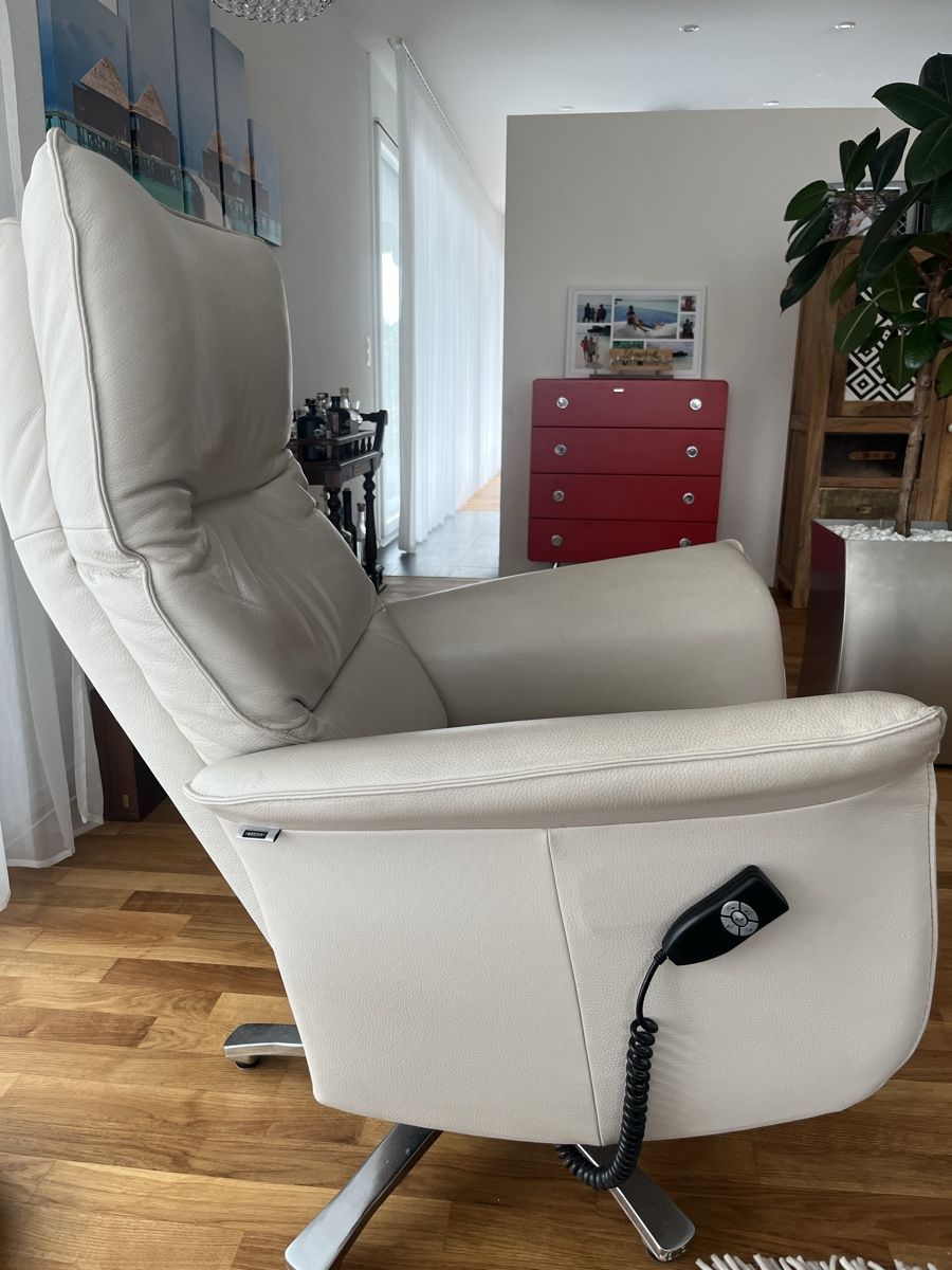 Fauteuils: Relaxsessel Leder creme von Möbel Egger – Défectueux à Buochs par Top34 1