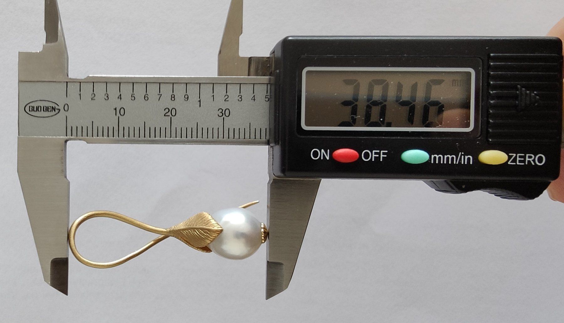 Ohrringe & -stecker: Südseeperle Ohrhänger, 18K Gelbgold – Neu und originalverpackt aus Rümlang von 21f 2