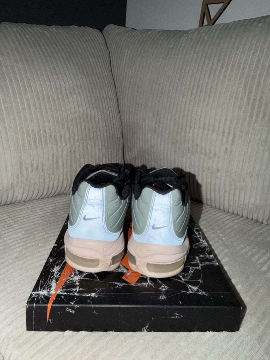 Nike Scarpe da uomo: Nike Air Max Plus Grösse 42,5 – Nuovo (secondo la descrizione) da Hinwil venduto da Marco22117 1