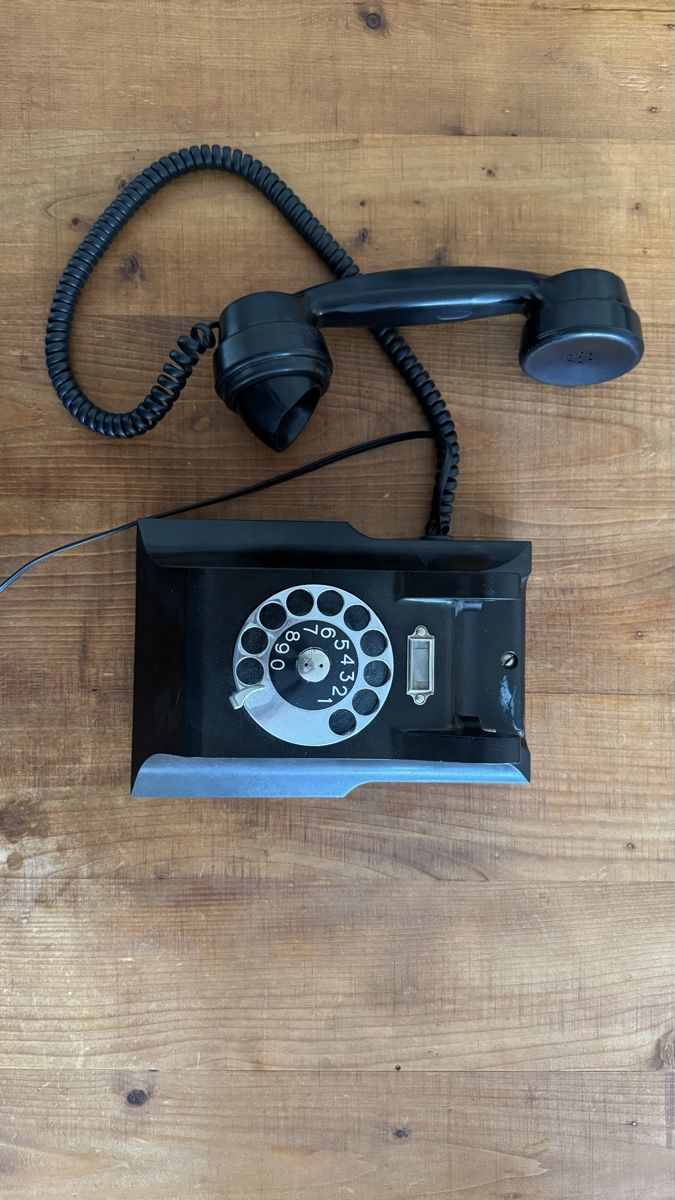 Siemens Telefoni: Vintage Ericsson Wall-Mounted Rotary Telephone – Difettoso da Zürich venduto da nav_zv92 1