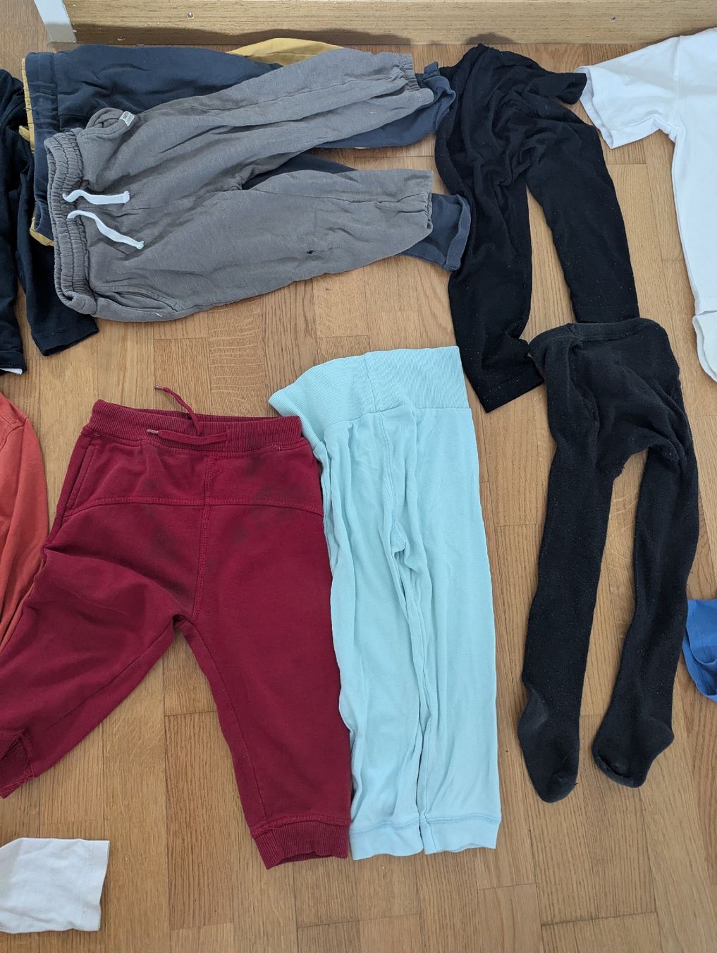 Lotti & Set di vestiti: Kleiderpaket 92-98 Jungs – Usato da Bülach venduto da alex_raul 2