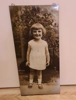Grosses Schwarz Weiss Foto kleines Mädchen ca.1928 in Rahmen