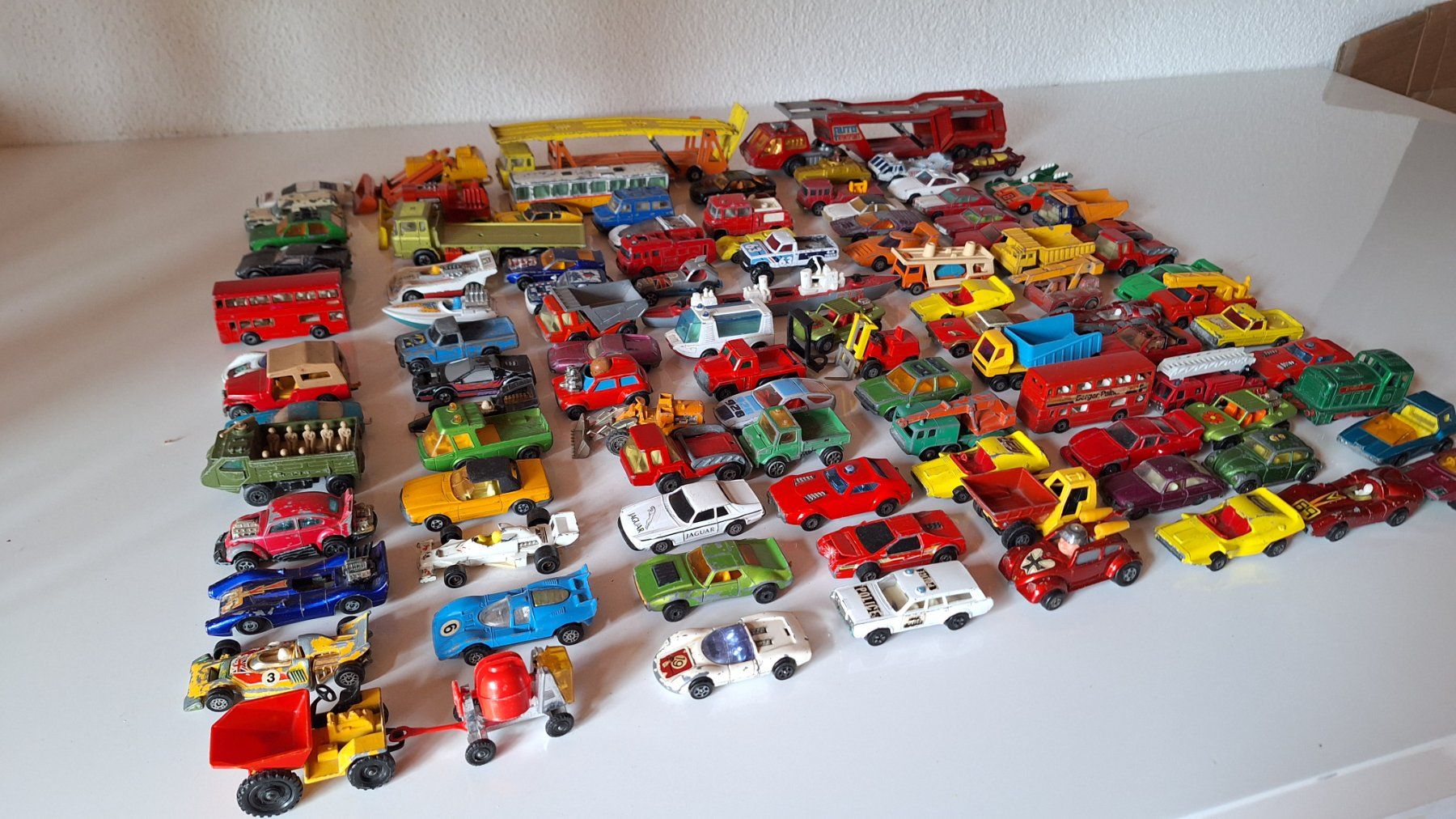 Giocattoli: Lesney Matchbox/Corgi, etc.: über 100 Stück – Usato da Wilchingen venduto da 80x120 1