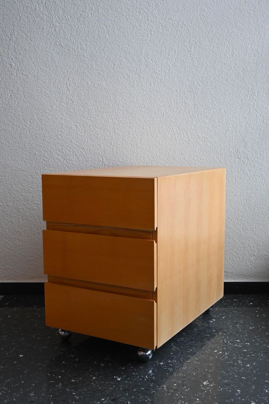 Banconi: Victoria Rollcontainer Holz 3 Schübe – Usato da Zürich venduto da starch.studio 4