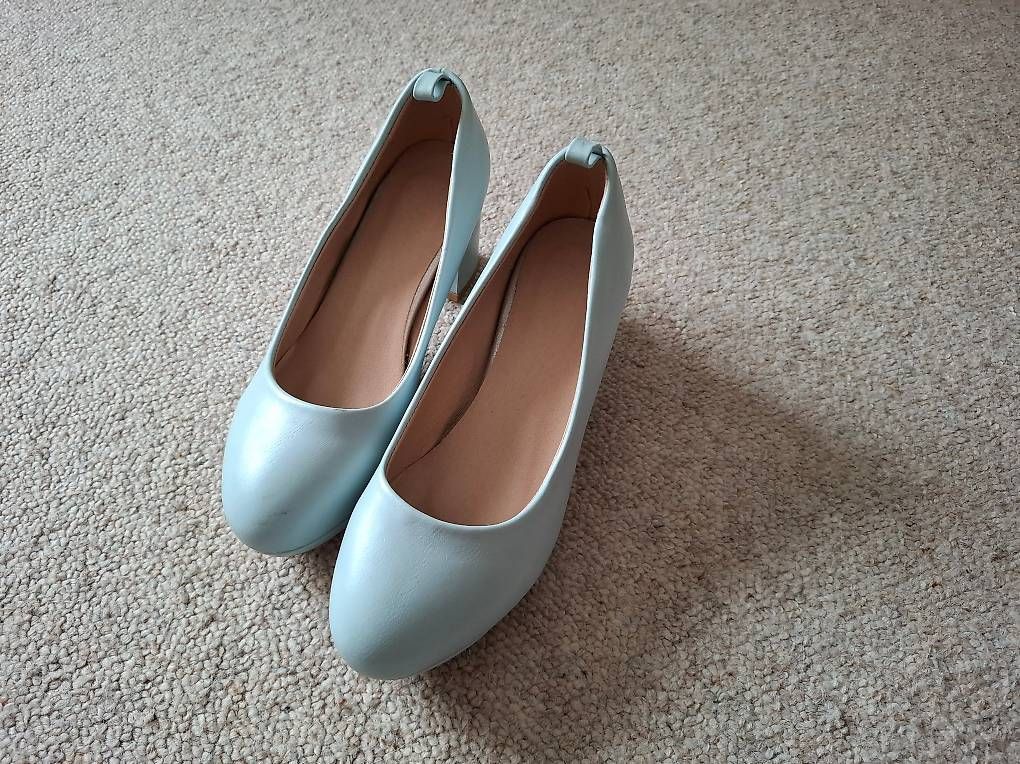 Damenschuhe: Schuhe hellblau Gr. 36 – Gebraucht aus Halten von Mutzji 2
