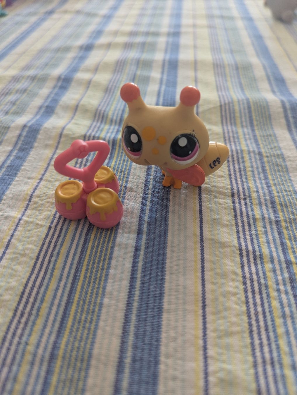 Littlest Pet Shop Giocattoli: Littlest Pet Shop Biene mit Honig – Usato da Kloten venduto da sop_zxc9 1