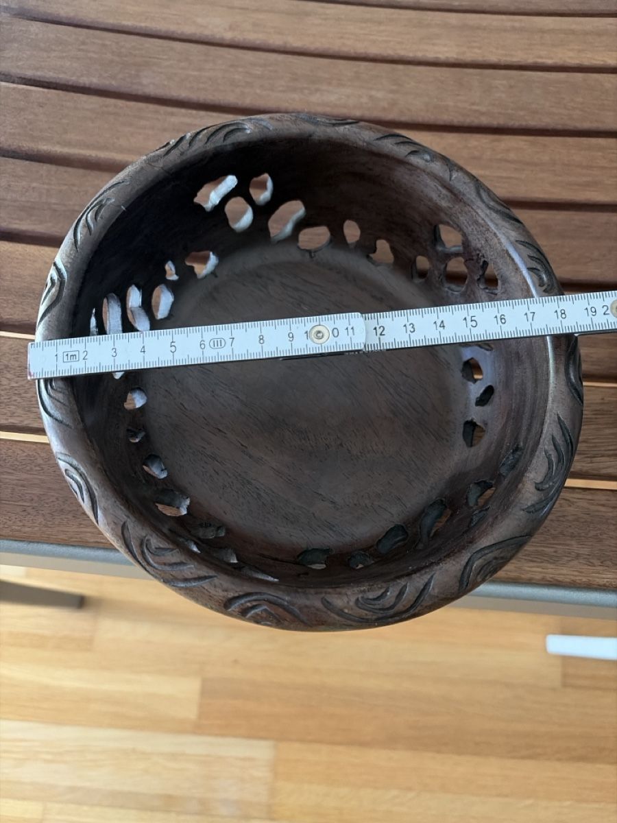 Tutte le decorazioni: Holzschale geschnitzt DekorationDurchmesser 19cm – Usato da Herisau venduto da Camelia01