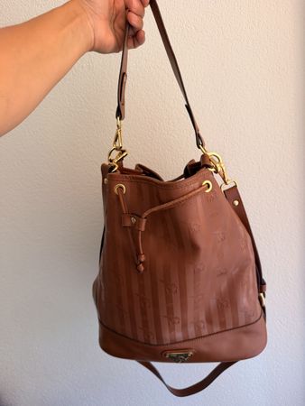 Maison Mollerus Beuteltasche Leder cognac Farbe