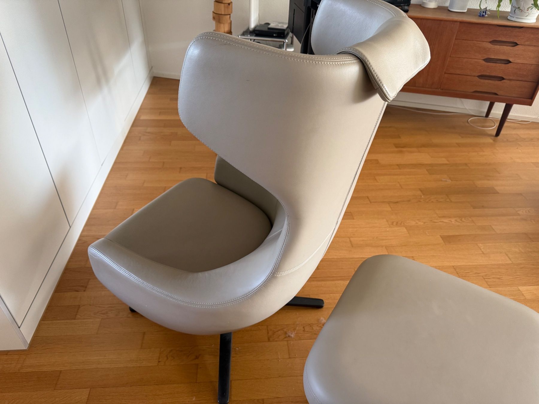 Vitra Poltrone: Vitra Grand Repos + Ottoman Leder – Usato da Buchrain venduto da Fredi72 7