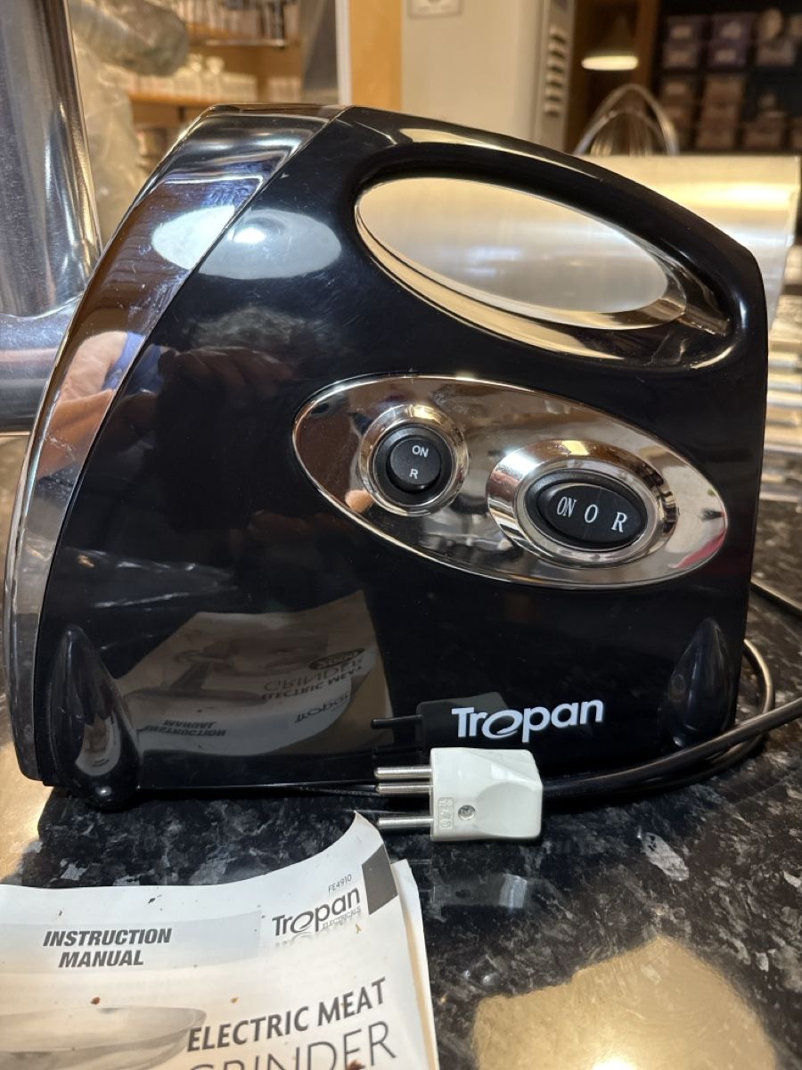 Elettrodomestici da cucina: Tropan Electric Meat Grinder 2000W Black – Nuovo (secondo la descrizione) da Neirivue venduto da naz_z28w 2
