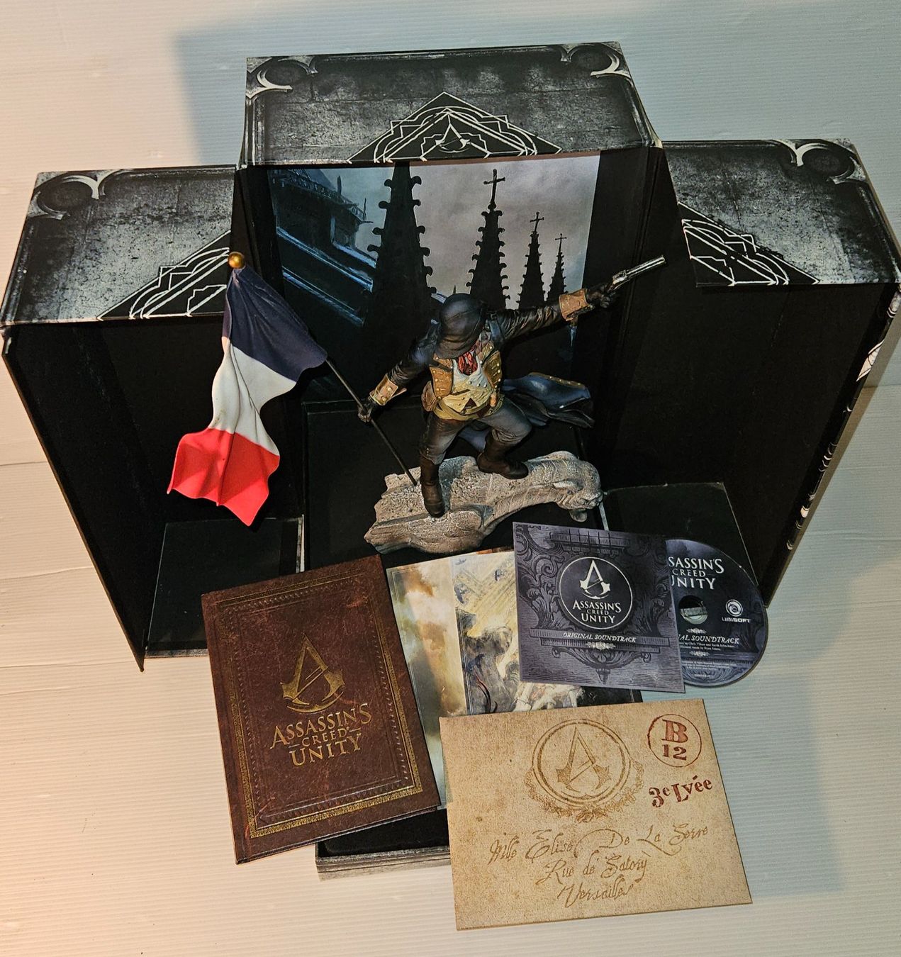 Statuette: Assassin's Creed UNITY Notre Dame Figur – Usato da Münchenstein venduto da vitalfit 1